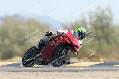 media/Oct-13-2025-Moto Forza (Mon) [[a66d839500]]/2-A Group/Session 4 Turn 7/